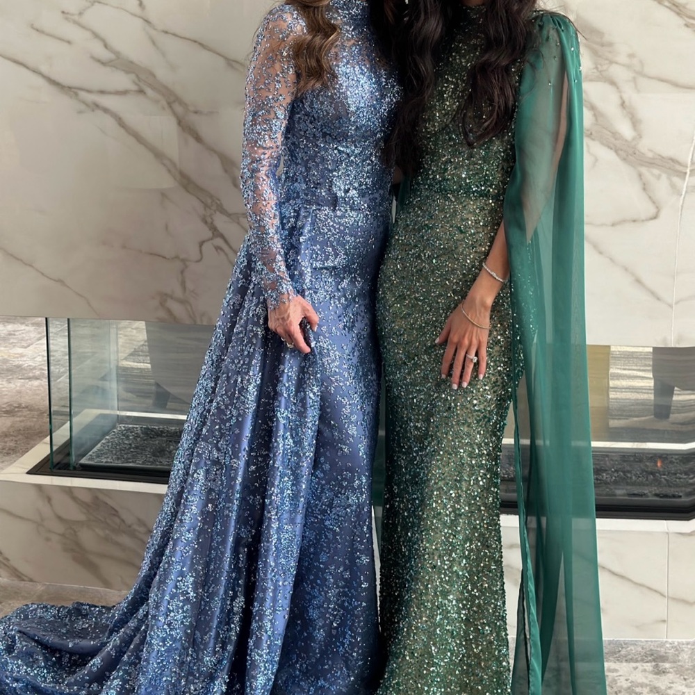 Stunning Emerald Green Prom Dress - Picture 3 of 5